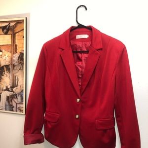 Veste rouge avec détails